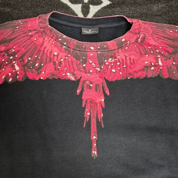 [BUNJANG] Marcelo Burlon Wing Crewneck Sweatshirt Black Red M / 마르셀로불온사비치 블랙 레드 날개 맨투맨