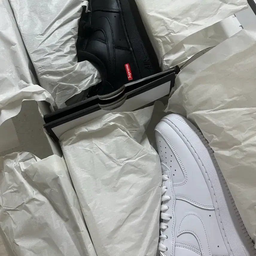 [BUNJANG] Supreme Air Force 1 'Triple Black' - Size 260mm (Bundle Set) / 슈프림 포스 올백포스 올검포스 260 일괄판매