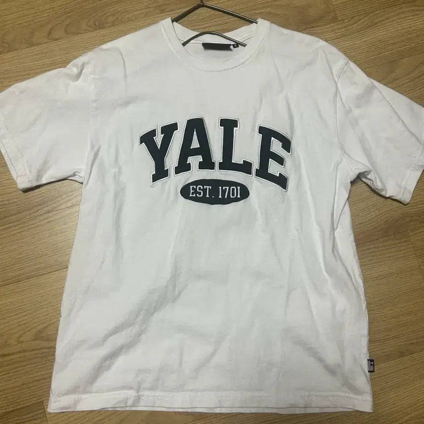 [BUNJANG] YALE Basic Logo Short Sleeve T-Shirt / 예일 반팔 반팔티 흰티 여름옷 무지티 로고티