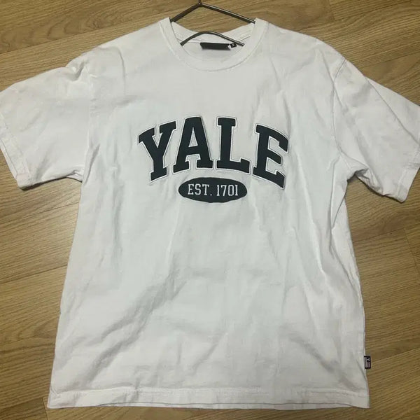 [BUNJANG] YALE Basic Logo Short Sleeve T-Shirt / 예일 반팔 반팔티 흰티 여름옷 무지티 로고티