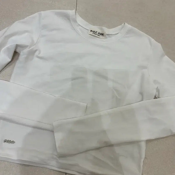 [BUNJANG] F/CE. Silver Logo Pendant White Long Sleeve T-shirt / 페일 제이드 은장 로고 펜던트 화이트 긴팔 티셔츠