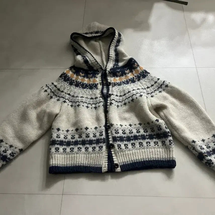 [BUNJANG] URAGO Nordic Hooded Cardigan Wool 100% / URAGO 유라고 울 100% 노르딕 후드 가디건 자카드