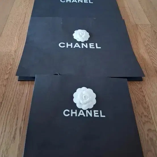 [BUNJANG] Chanel Black Camellia Shopping Bag / 샤넬 쇼핑백 블랙 카멜리아