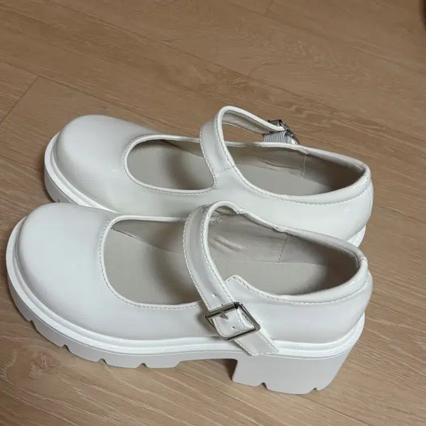 [BUNJANG] White Mary Jane Platform Shoes / 메리제인 통굽 슈즈 화이트 230