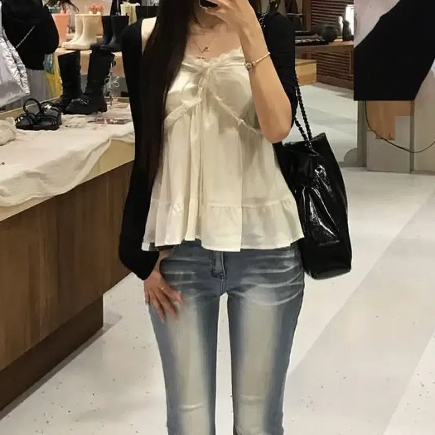 [BUNJANG] Our Cabinet Lace Sleeveless Top / 아워캐비넷 레이스 슬리브리스