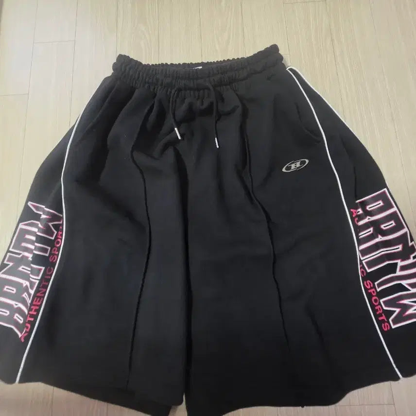 [BUNJANG] Born to Win Black Lettering Shorts Size 1 / 본투윈 반바지 1사이즈팝니다