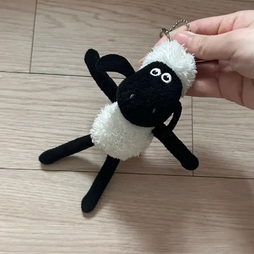 [BUNJANG] Shaun the Sheep Lamb Keychain / 숀더쉽 양 키링 양도