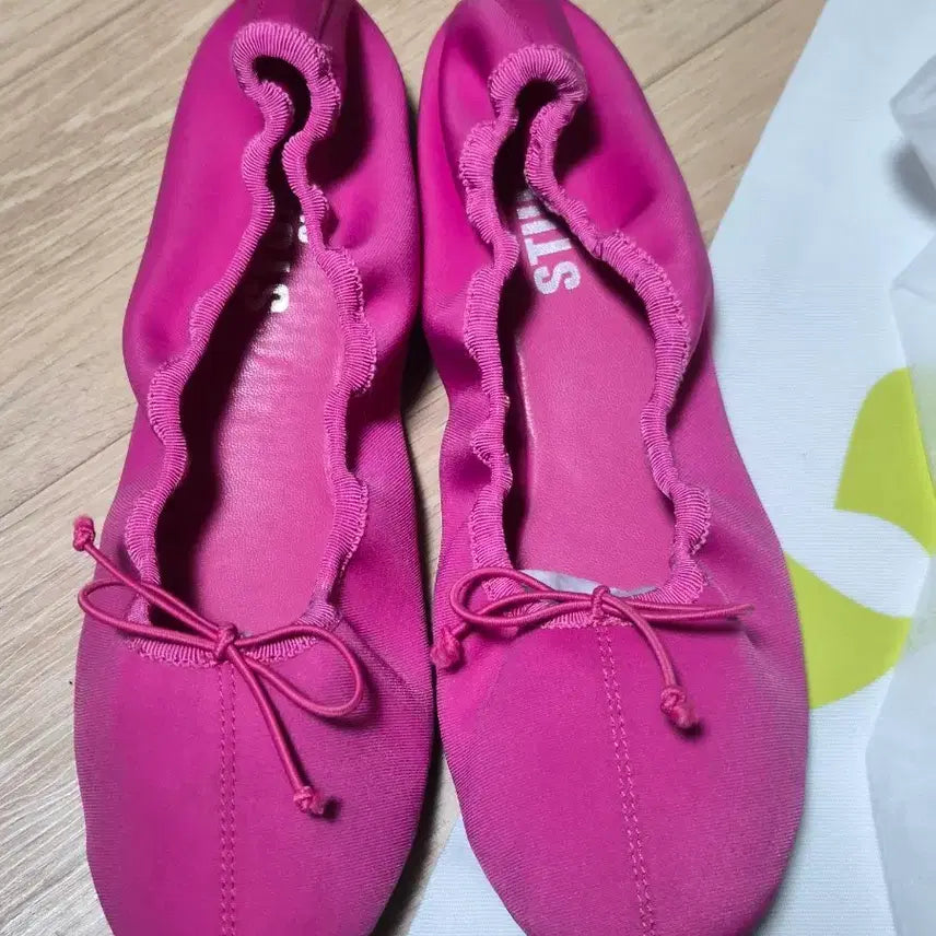 [BUNJANG] Gang Sister Pocket Flat Hot Pink / 강자매 포켓플랫 핫핑크