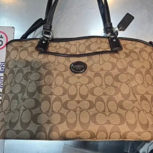 [BUNJANG] Coach Signature Pattern Brown Shoulder Bag / 코치 시그니처 패턴이 돋보이는 브라운 색상백