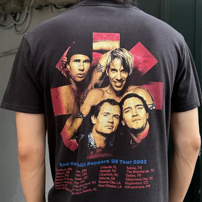 [BUNJANG] Red Hot Chili Peppers 2004 Tour Bootleg T-Shirt / [M] 00's 빈티지 레드핫칠리페퍼스 티셔츠 빈티지 밴드티 부틀렉