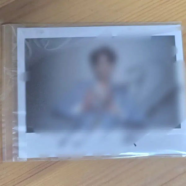 [BUNJANG] Kim Soo Chan Signed Polaroid Photo / 김수찬 싸인 폴라로이드