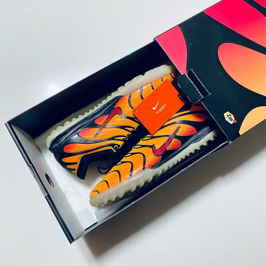 [BUNJANG] Nike Mercurial Vapor 15 Elite TF Air Max Plus Cleats / [260] 머큐리얼 베이퍼 15 엘리트 TF 에어맥스 플러스