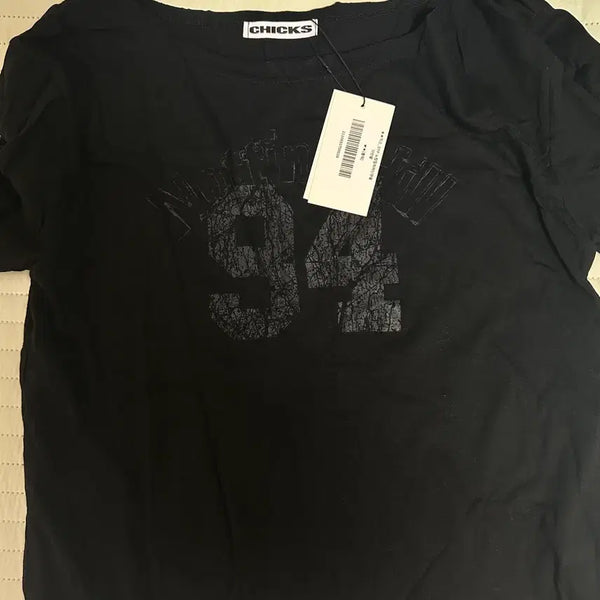 [BUNJANG] Chix Notting Hill 94 Printing Off-Shoulder Short Sleeve T-Shirt / (새상품) 칙스 노팅힐 94 프린팅 오프숄더 반팔