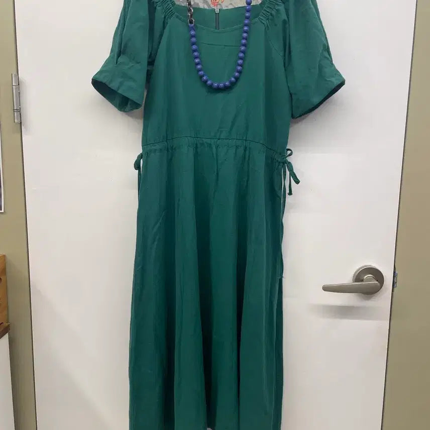 [BUNJANG] Green Off-Shoulder Mini Dress / 그린색 오프숄더 원피스