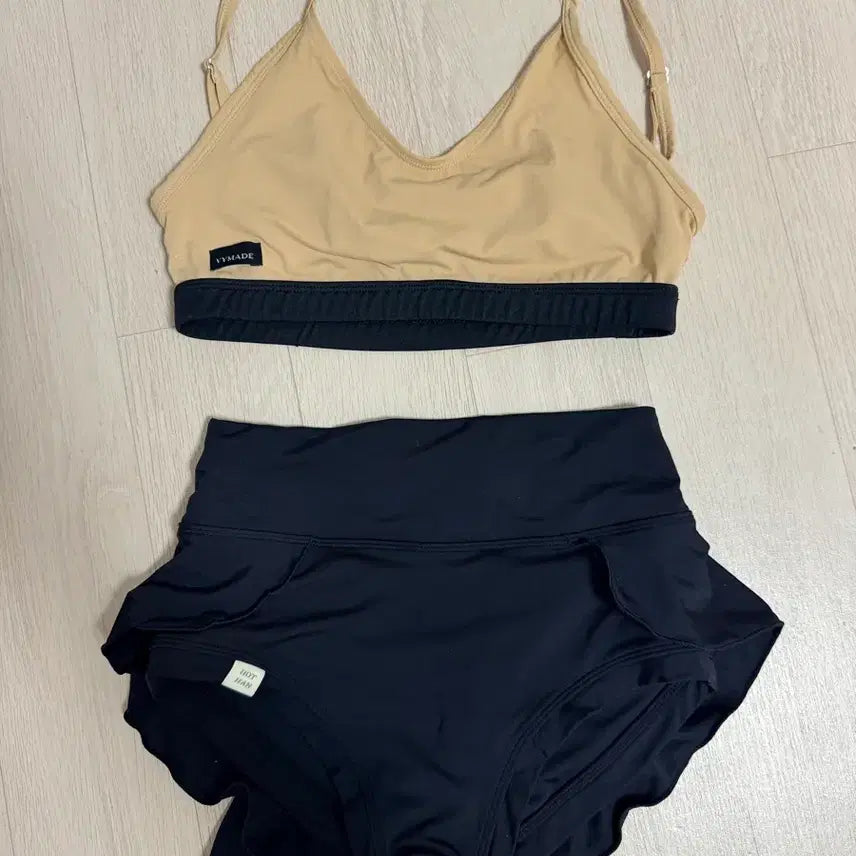 [BUNJANG] B-Made Top & Hot Shorts Set - Beige/Black, Size S / 폴웨어, 폴댄스, 비메이드 탑 + 핫한 쇼츠 S - 폴복, 폴웨어쇼츠