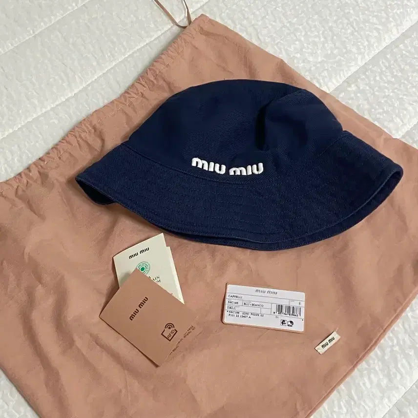 [BUNJANG] Miu Miu Navy Bucket Hat / 미우미우 버킷햇 네이비