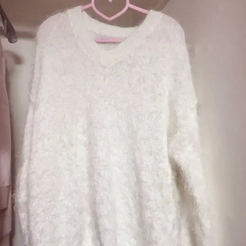 [BUNJANG] V-Neck Angora Knit White / 브이넥 앙고라 니트 화이트