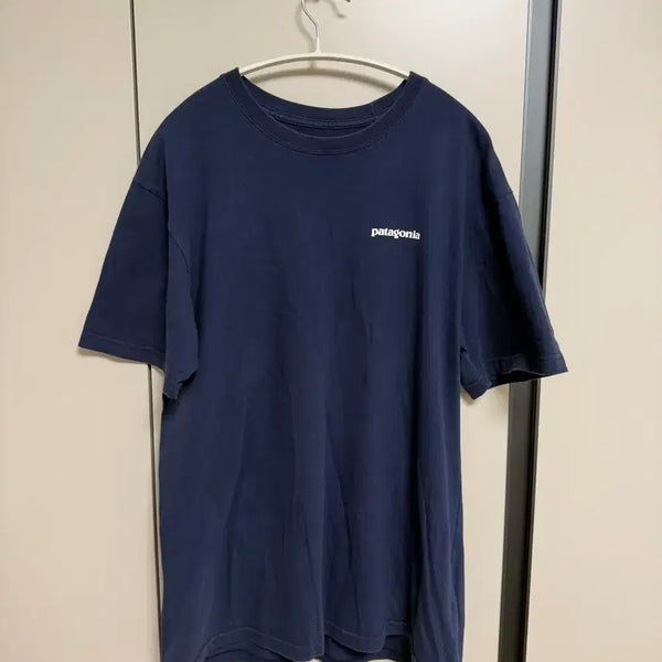 [BUNJANG] Patagonia Men's P-6 Logo T-Shirt Navy M / 파타고니아 멘즈 P-6 로고 반팔티셔츠(m)