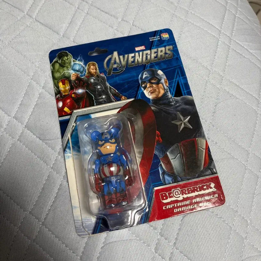 [BUNJANG] Avengers Captain America Damaged Be@rbrick 100% / 어벤져스 캡틴 아메리카 데미지드 베어브릭 100%