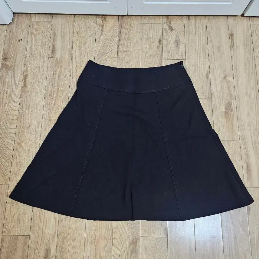 [BUNJANG] Black A-Line Skirt / 블랙 A라인 스커트 6  (66정도사이즈)