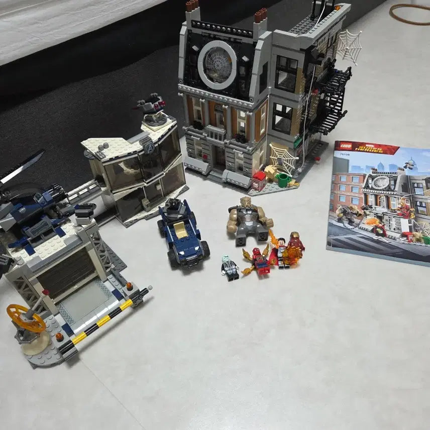 [BUNJANG] LEGO Avengers Doctor Strange Sanctum Showdown 76018 & 76131 / 레고 어벤져스 닥터스트레인지 생텀대결 76018과76131입니다