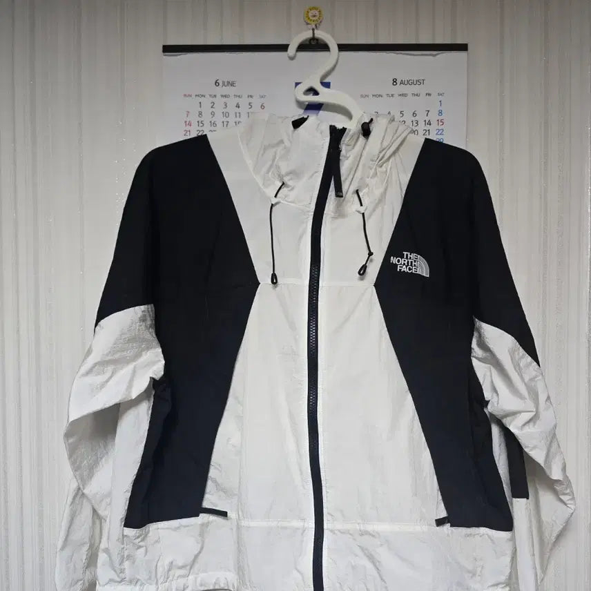 [BUNJANG] The North Face Windbreaker Jacket Black/White / 노스페이스 바람막이 블랙/화이트