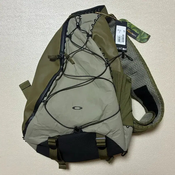 [BUNJANG] Oakley Latitude Sling Bag Khaki / (새상품) 오클리 래디튜드 슬링백 카키