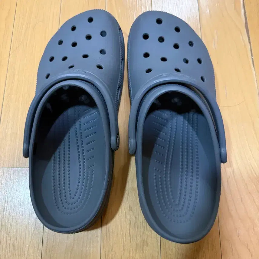 [BUNJANG] Crocs Classic Clog - Grey / 크록스 클래식 클로그 그레이