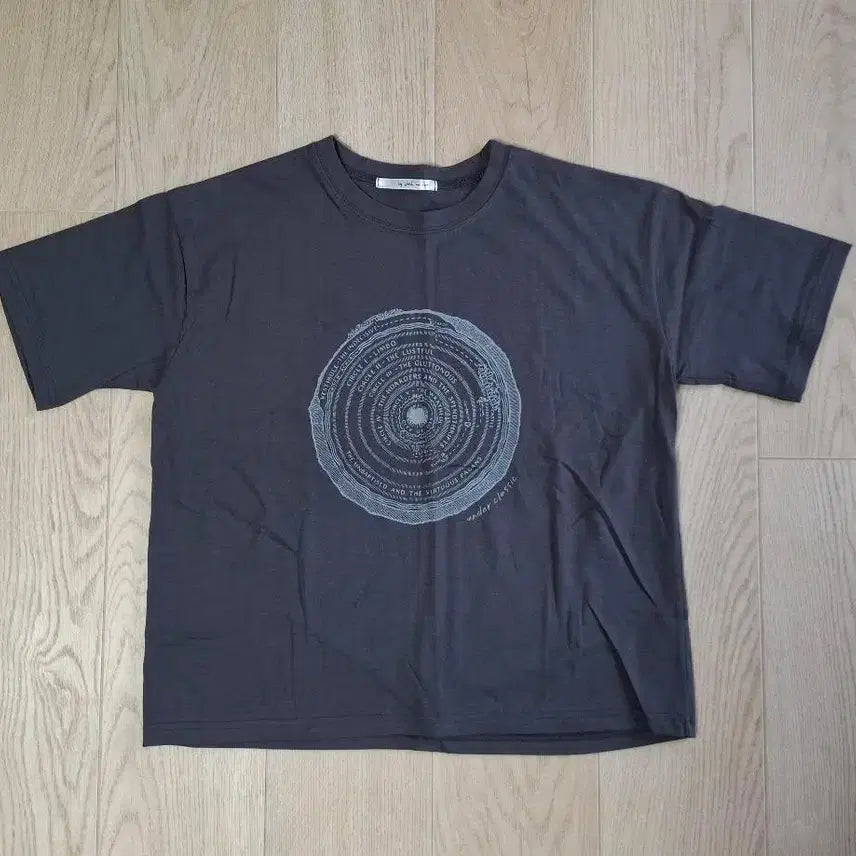 [BUNJANG] Under Control Graphic T-Shirt (New) / 언더컨트롤 그래픽 반팔티(새상품)