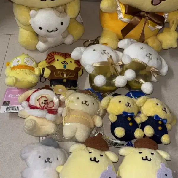 [BUNJANG] Sanrio Pompompurin & Hangyodon Keyring & Medium Plush Set / (13종세트) 산리오 폼폼푸린 한교동 키링인형 중형인형 노랑세트