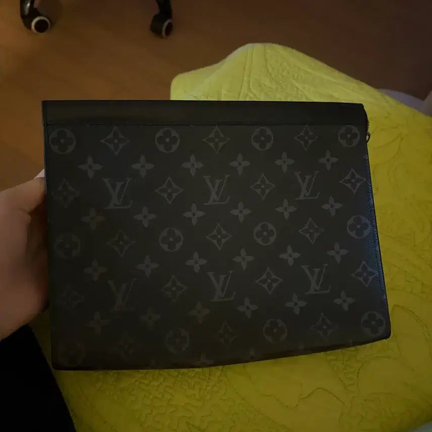 [BUNJANG] Louis Vuitton Monogram Voyage Clutch / 루이비통 모노그램 보야주 클러치