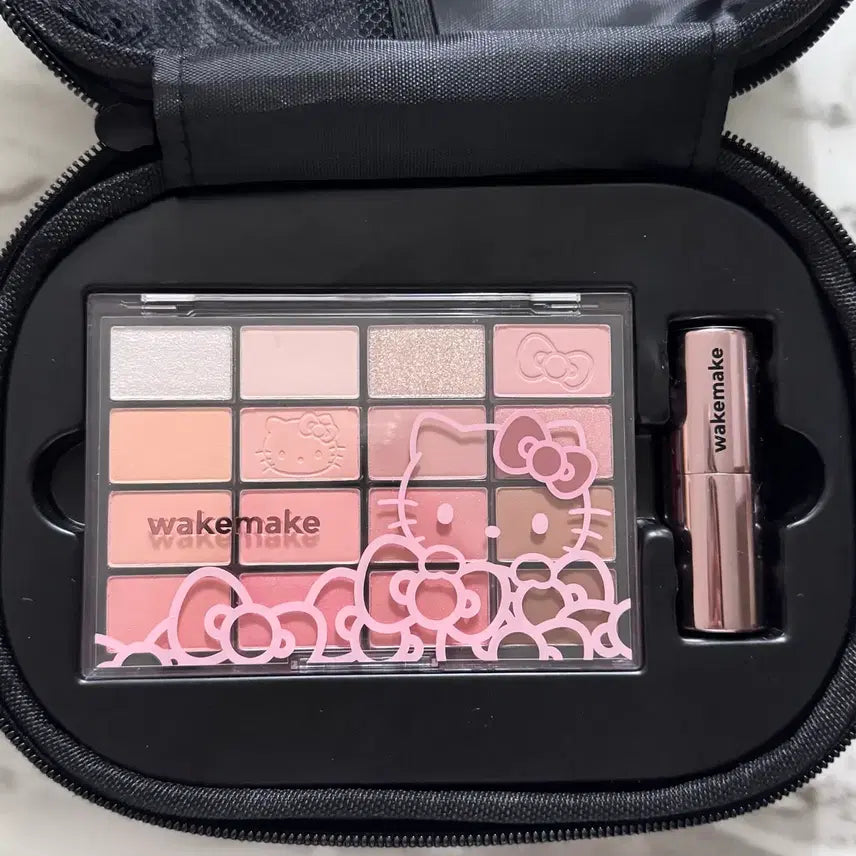 [BUNJANG] WAKEMAKE Hello Kitty Edition Candy Coral Blurring Palette Set with Pouch / 웨이크메이크키티 캔디코랑블러링 파우치 포함