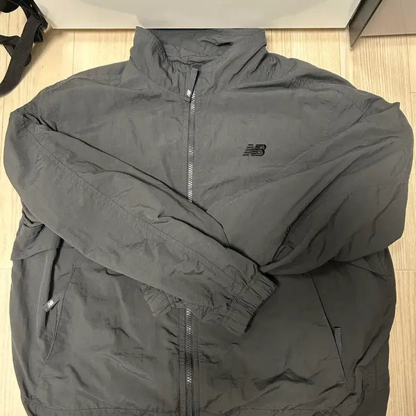 [BUNJANG] New Balance Windbreaker Jacket / 뉴발란스 바람막이