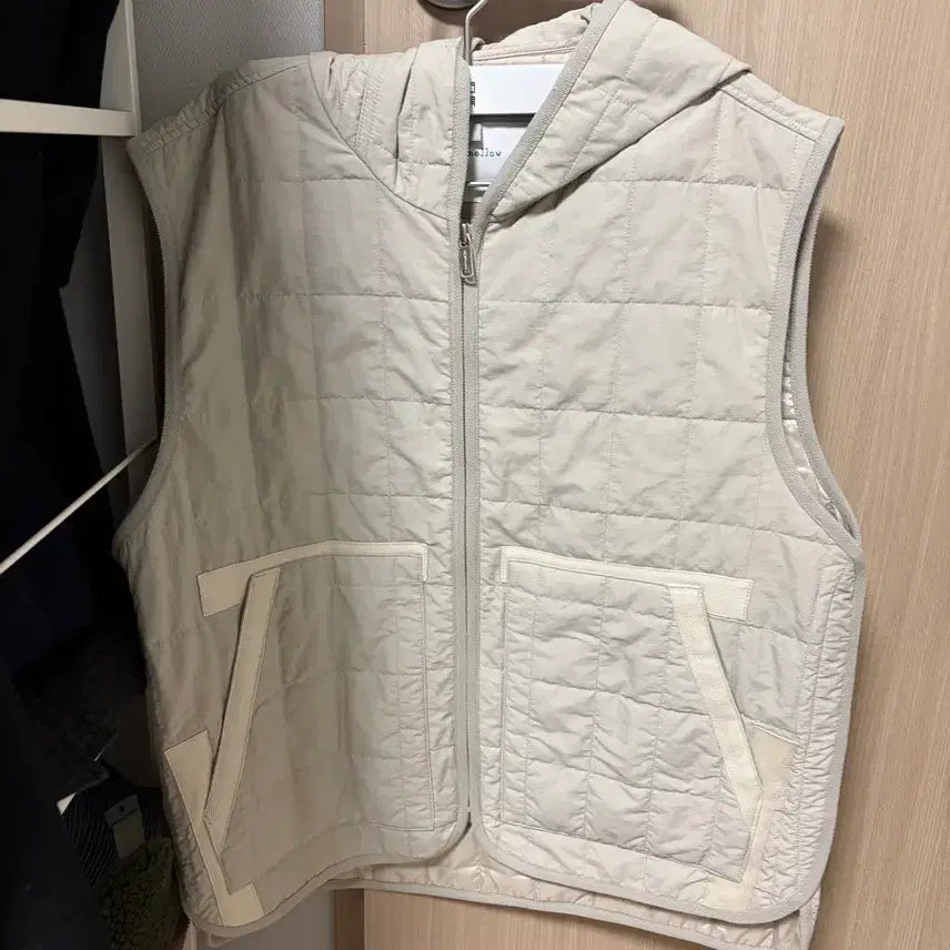 [BUNJANG] Customellow Quilted Vest / 커스텀멜로우 후드 퀼팅 조끼