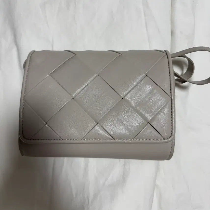 [BUNJANG] H&M Crossbody Bag (Gray Beige) / H&M 크로스백 (회베이지)