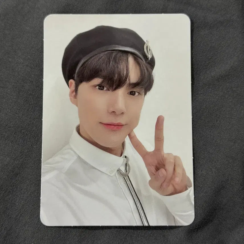 [BUNJANG] MONSTA X Minhyuk 2022 Season's Greetings Special Lucky Draw Photocard / 몬스타엑스 민혁 2022 시즌그리팅 스스퀘 특전 포카