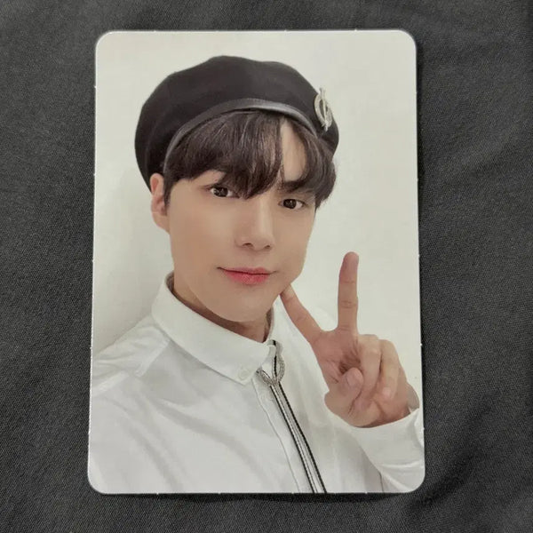 [BUNJANG] MONSTA X Minhyuk 2022 Season's Greetings Special Lucky Draw Photocard / 몬스타엑스 민혁 2022 시즌그리팅 스스퀘 특전 포카