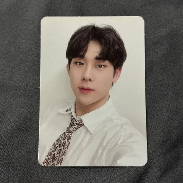 [BUNJANG] MONSTA X Jooheon 2022 Season's Greetings Special Square Photocard / 몬스타엑스 주헌 2022 시즌그리팅 스스퀘 특전 포카
