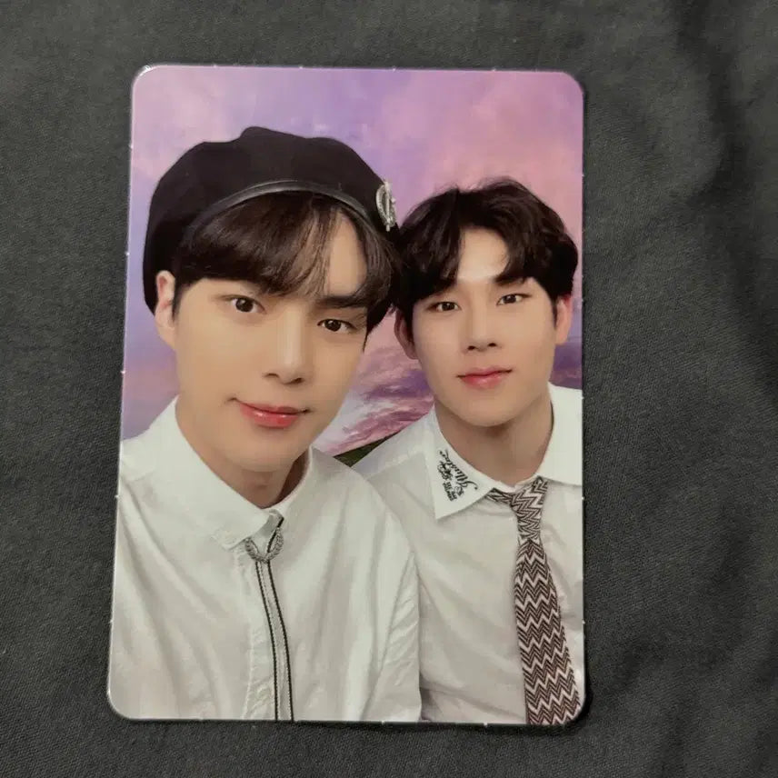 [BUNJANG] MONSTA X Minhyuk & Joohoney 2022 Season's Greetings Square POB Photocard / 몬스타엑스 민혁 주헌 유닛 2022 시즌그리팅 스스퀘 특전 포카