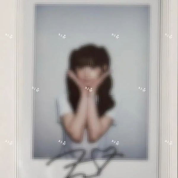 [BUNJANG] tripleS Kotone Signed Polaroid Photocard / 260628 교복 트리플에스 코토네 싸인 폴라로이드 양도