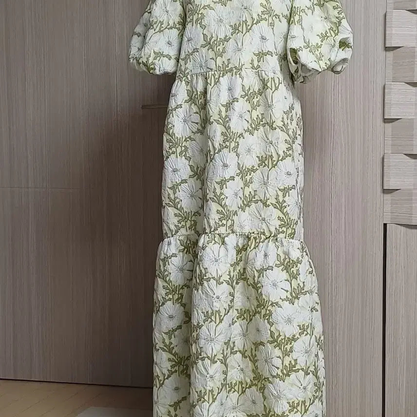 [BUNJANG] Tina Blossom Floral Puff Sleeve Maxi Dress / 티나블러썸 플로럴 퍼프 소매 맥시 원피스