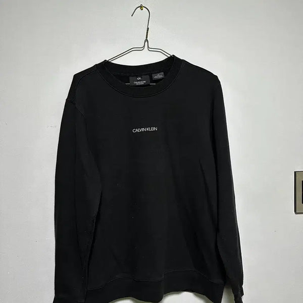 [BUNJANG] Calvin Klein Sweatshirt Black / 캘빈클라인 맨투맨 블랙