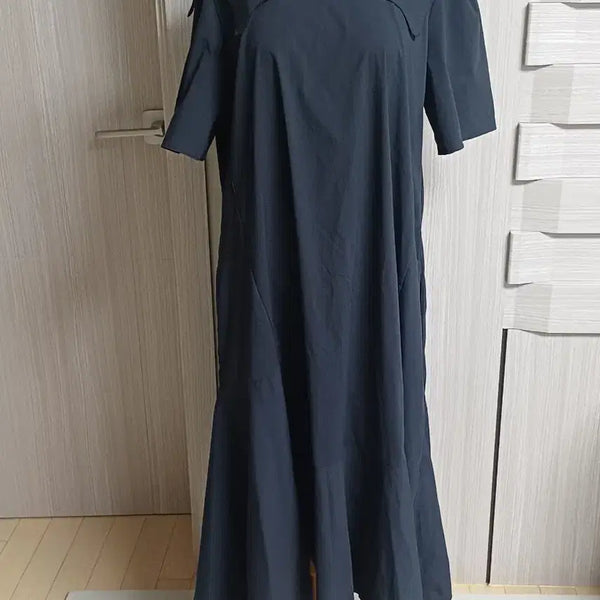 [BUNJANG] G-cut Black Frill Collar Long Dress / 지컷검정색 프릴 칼라 원피스