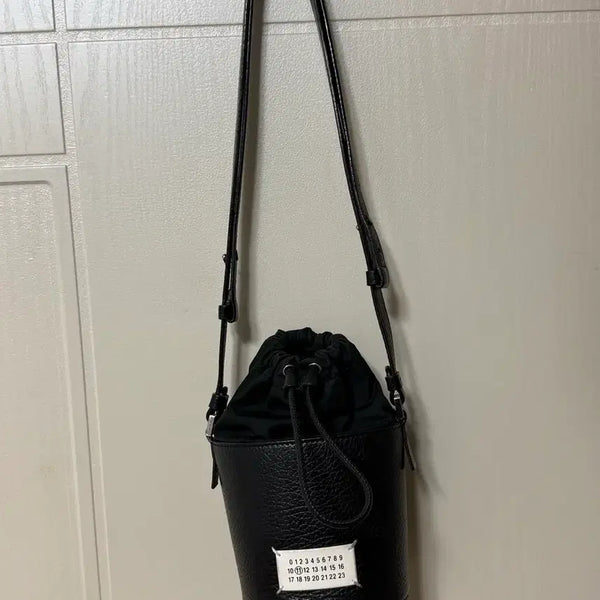 [BUNJANG] Maison Margiela 5AC Bucket Bag Black Small / [정품]마르지엘라 5AC 버킷백 블랙 스몰