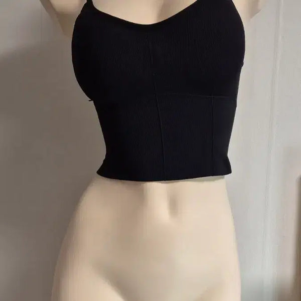 [BUNJANG] Black Ribbed Strap V-Neck Camisole Top / 블랙 골지 브리켑 끈나시 탑