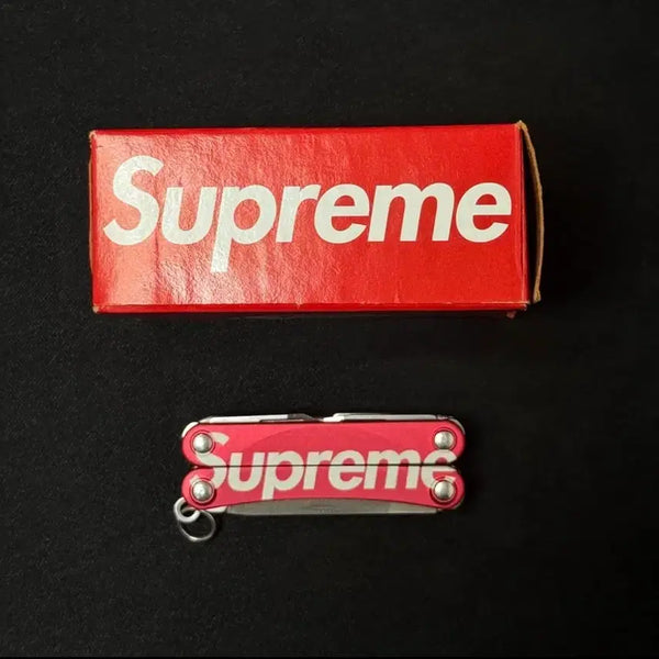 [BUNJANG] Supreme x Leatherman PS4 Keychain Multi-tool / 슈프림 x  레더맨 키체인 멀티툴 PS4 레드 새상품