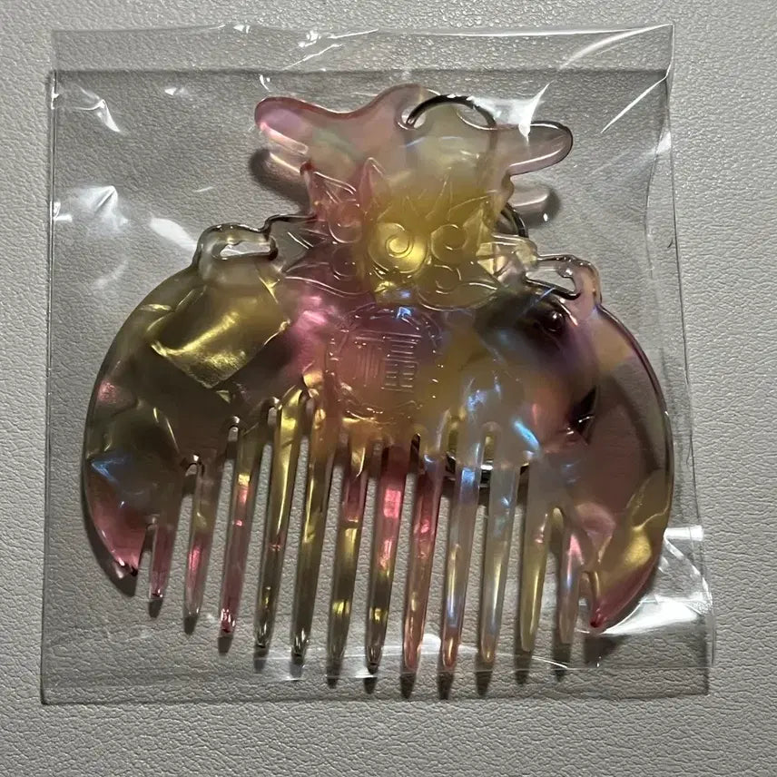 [BUNJANG] CLIO Royal Lucky Bag Comb Keychain / 클리오 국가유산청 빗 키링 왕실 복주머니