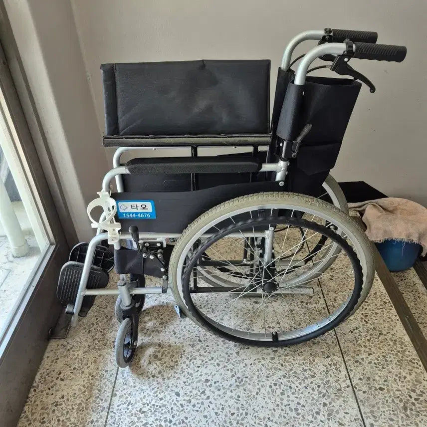 [BUNJANG] Manual Folding Wheelchair / 수동 접이식휠체어