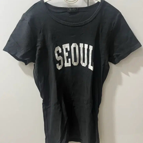 [BUNJANG] Brandy Melville Seoul T-Shirt / 브랜디멜빌 티셔츠 (서울 SEOUL)
