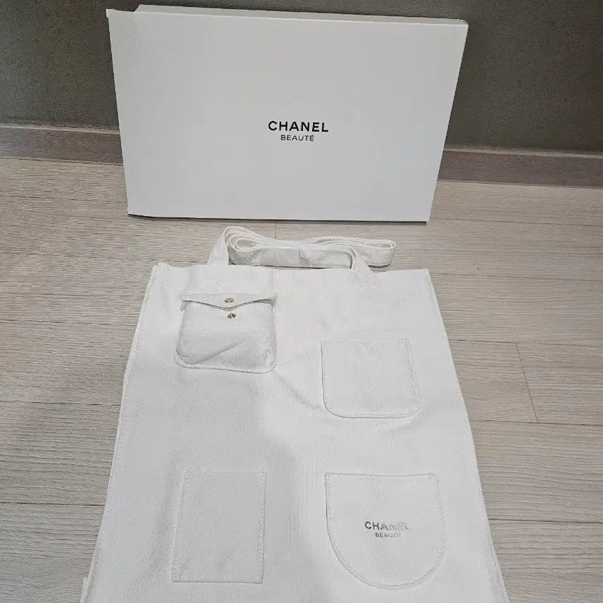 [BUNJANG] Chanel Beauty Eco Bag White / 샤넬뷰티 에코백